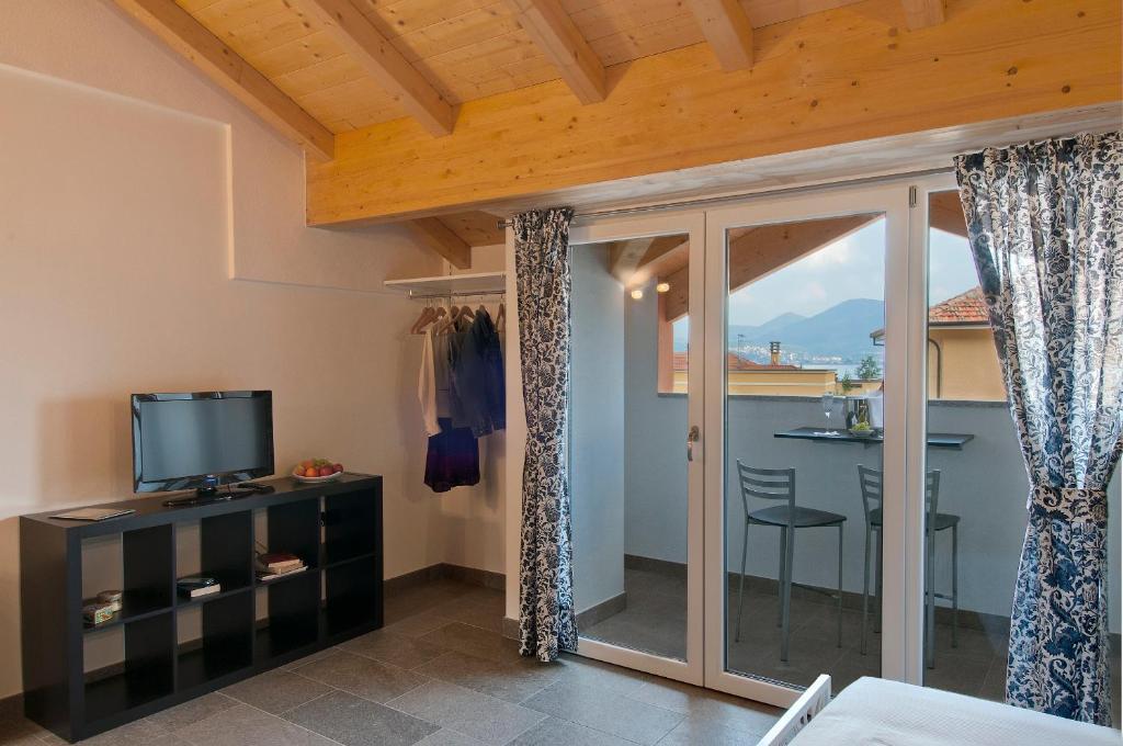Helianthus Residence Канеро Ривиера Стая снимка