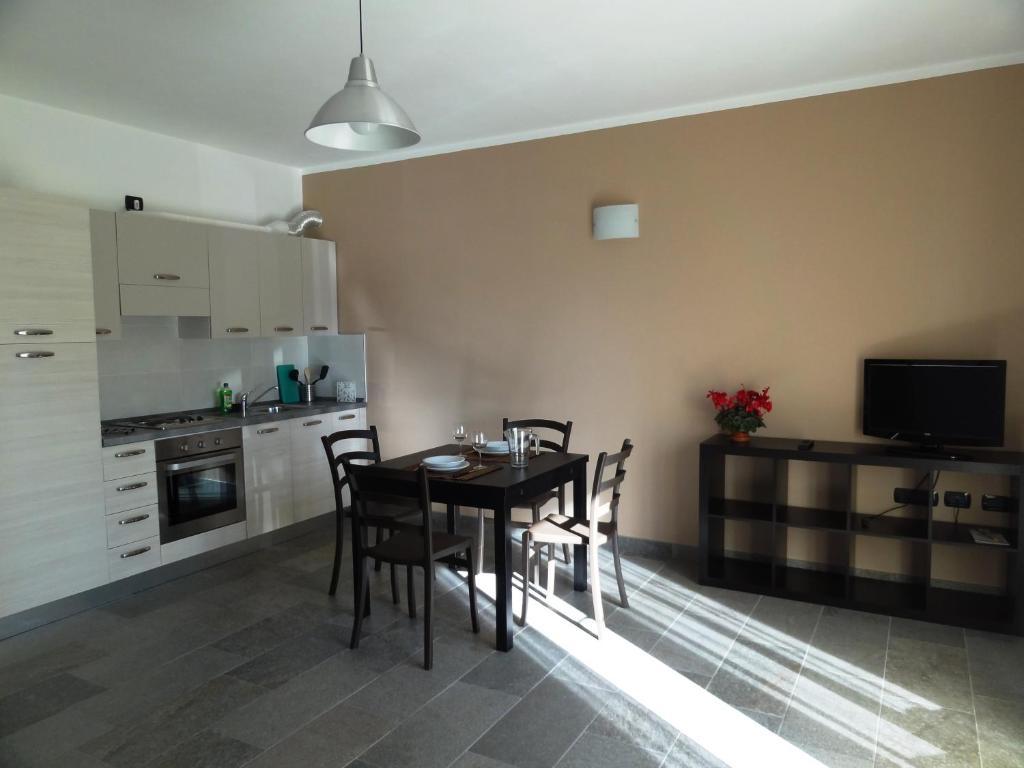 Helianthus Residence Канеро Ривиера Стая снимка
