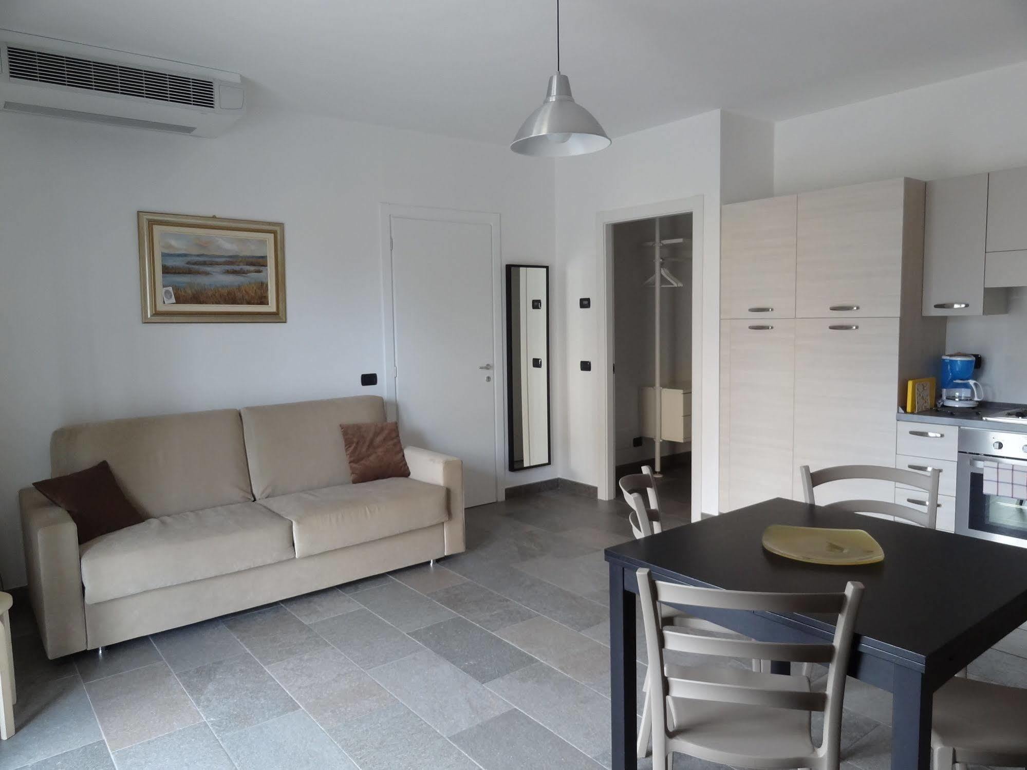 Helianthus Residence Канеро Ривиера Екстериор снимка