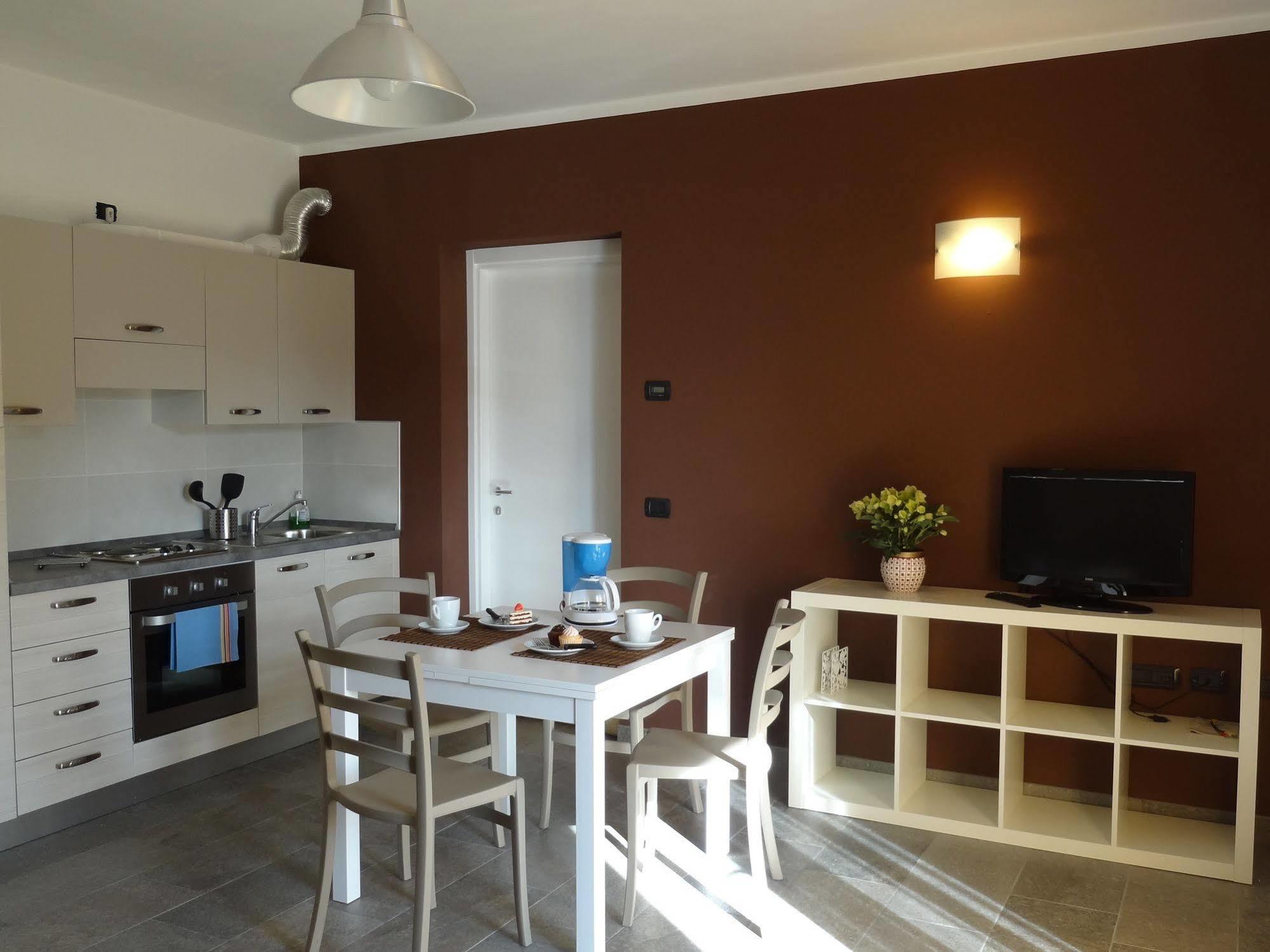 Helianthus Residence Канеро Ривиера Екстериор снимка